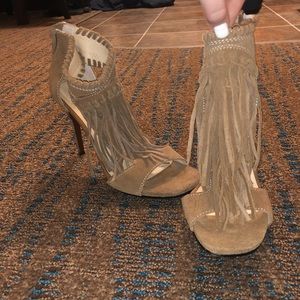 Chinese Laundry Pumps